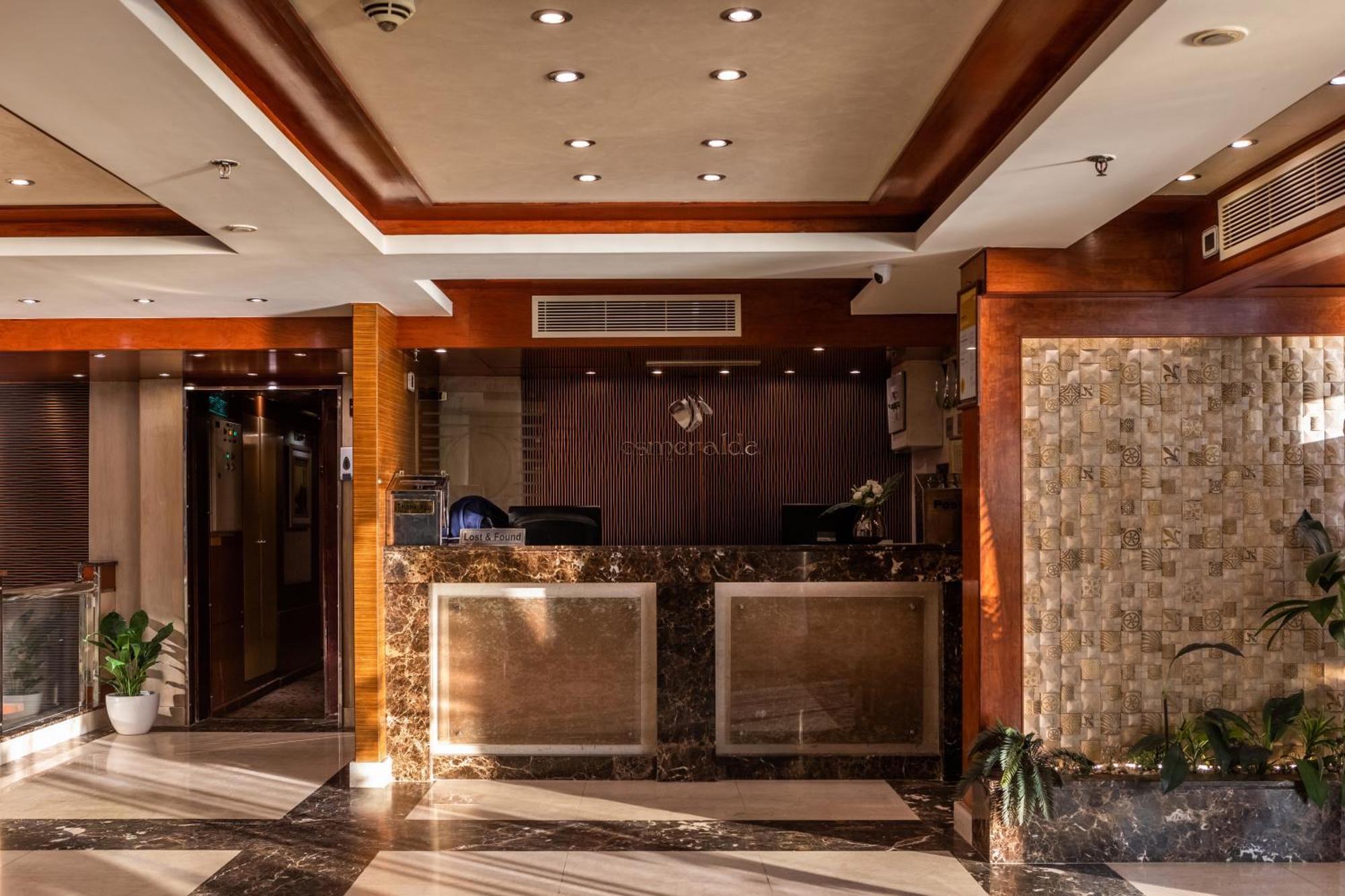 M/S Esmeralda Nile Cruise - 4 Or 7 Nights From Luxor Each Monday And 03 Nights From Aswan Each Friday Ngoại thất bức ảnh
