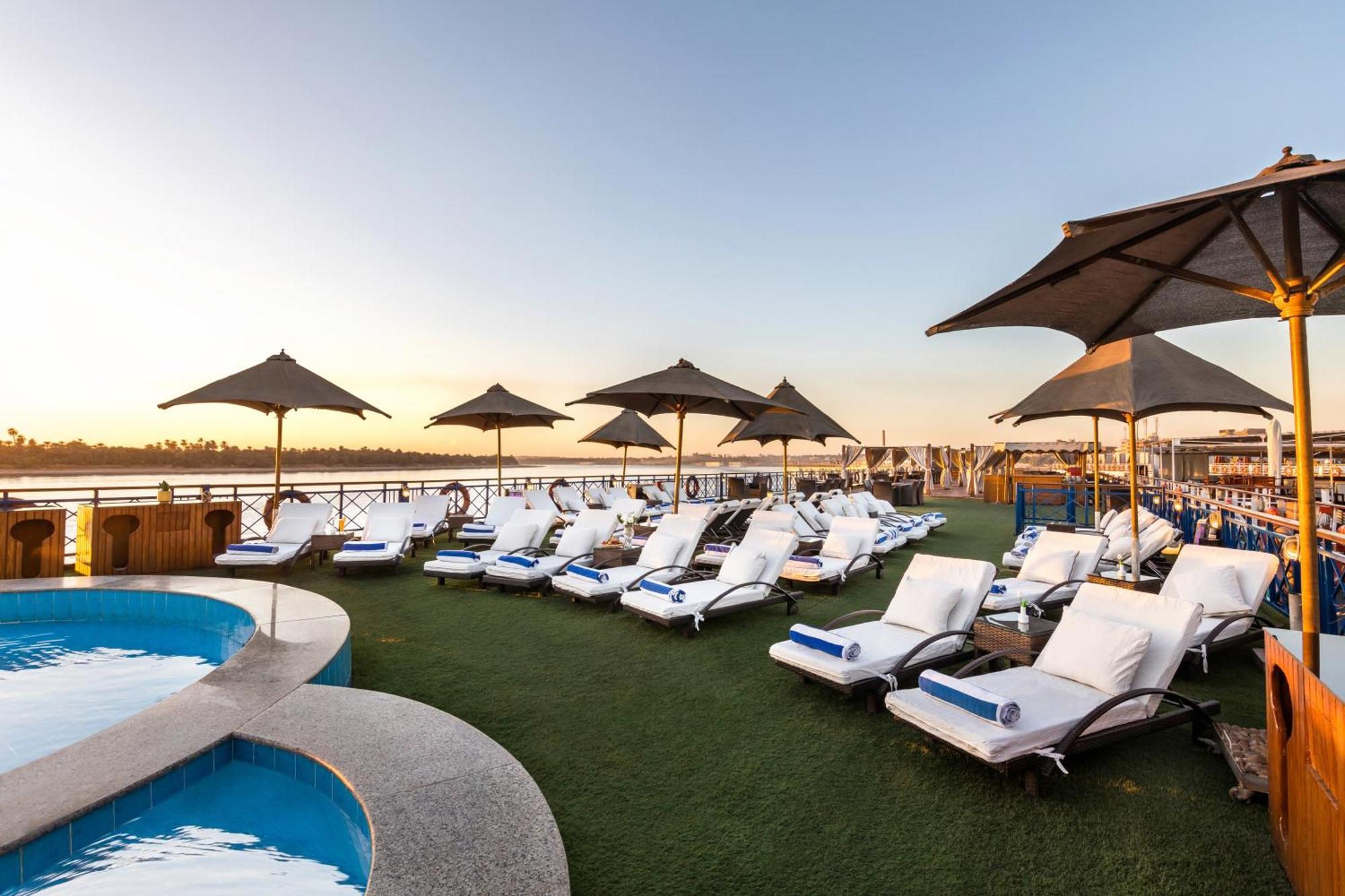 M/S Esmeralda Nile Cruise - 4 Or 7 Nights From Luxor Each Monday And 03 Nights From Aswan Each Friday Ngoại thất bức ảnh