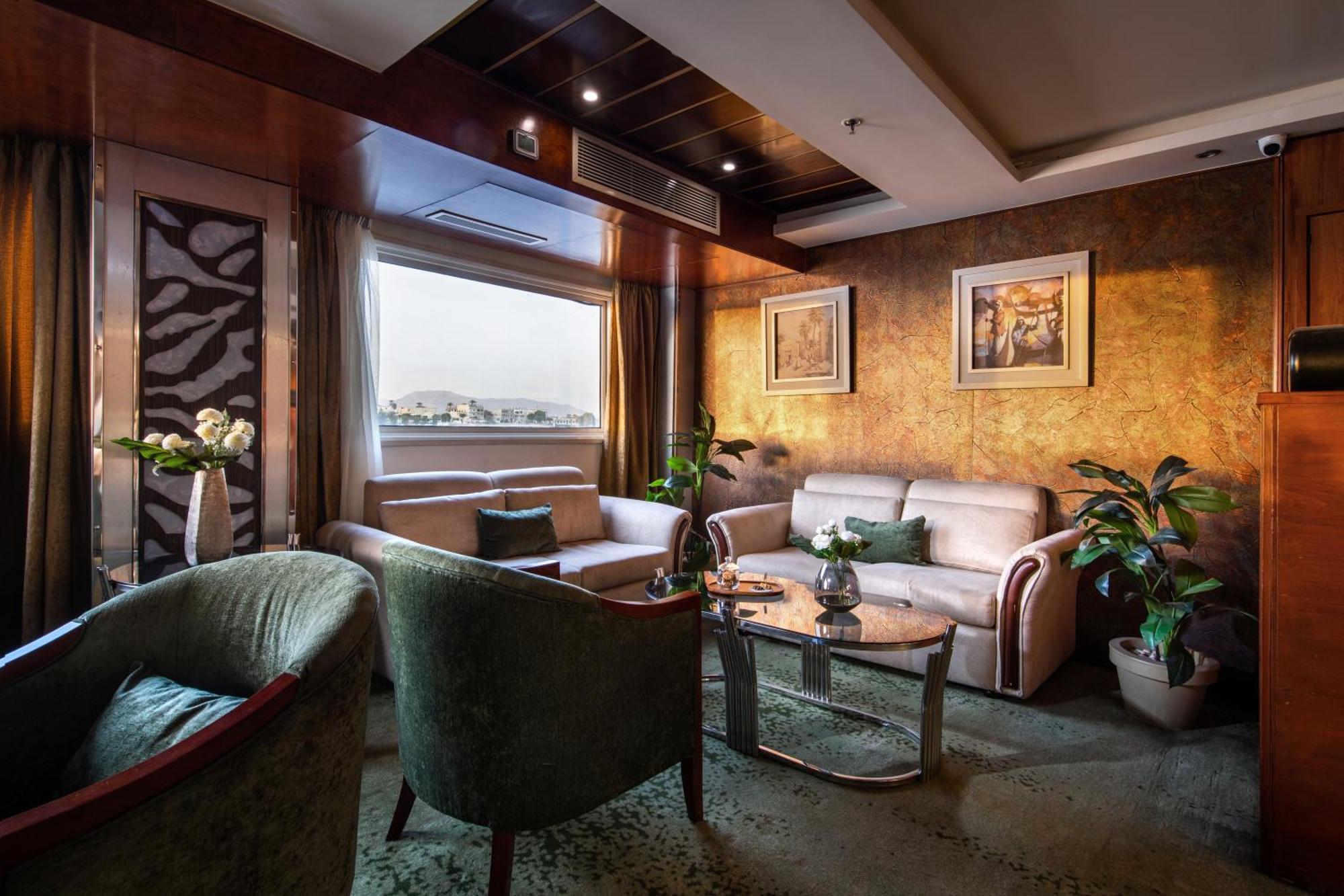 M/S Esmeralda Nile Cruise - 4 Or 7 Nights From Luxor Each Monday And 03 Nights From Aswan Each Friday Ngoại thất bức ảnh